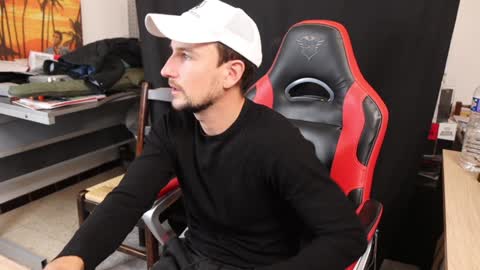 Snapshot of thony_grey chatting on 1, 12, 2024 Thony Grey online show from 1, 12, 2024