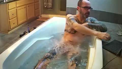 Snapshot of thor1892 chatting on 17, 12, 2025 thor1892 online show from 17, 12, 2025