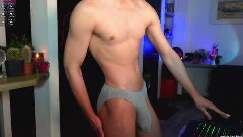   L e a n d e r   25OFF ON MY OF online show from 14, 4, 2026