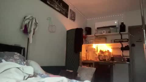 Snapshot of throatyygoat chatting on 14, 11, 2025 throatyygoat online show from 14, 11, 2025