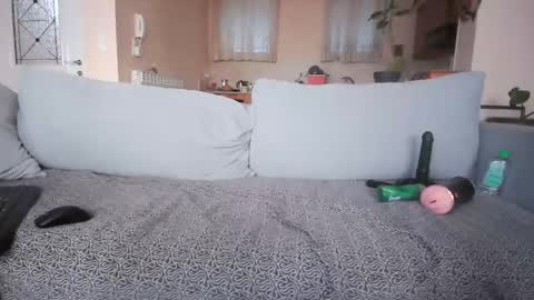 Snapshot of thronu11 chatting on 6, 1, 2025 Alex online show from 6, 1, 2025