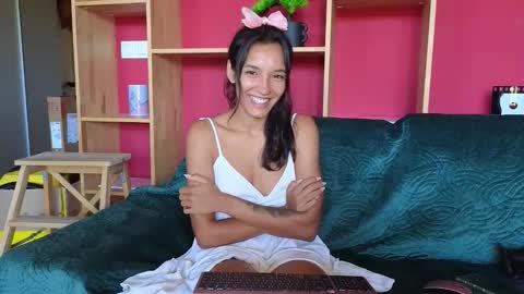 tia_j online show from 21, 9, 2025