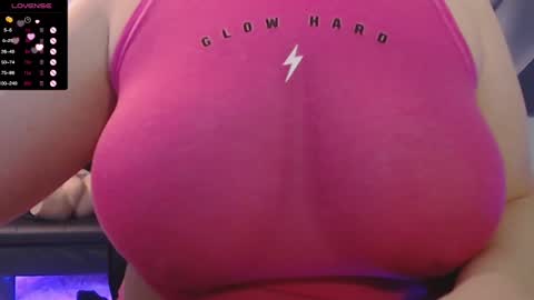 Tia Bella online show from 5, 3, 2025