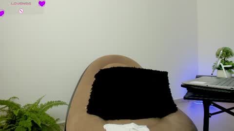 Snapshot of tiago_hannah chatting on 13, 7, 2026 carolina online show from 13, 7, 2026