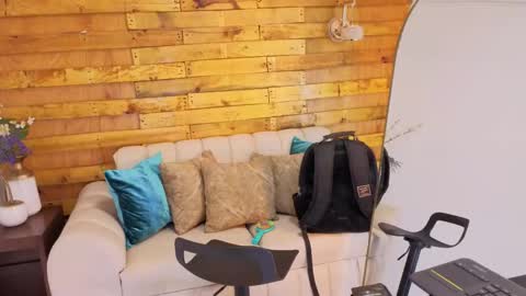   online show from 20, 5, 2026