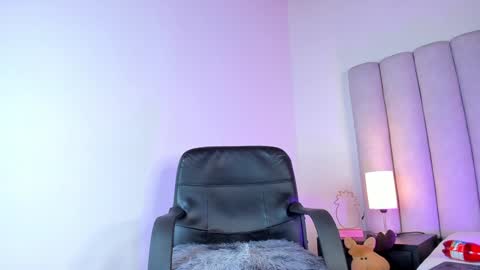 Snapshot of tiana_cinnamon chatting on 29, 12, 2024 TIANA online show from 29, 12, 2024