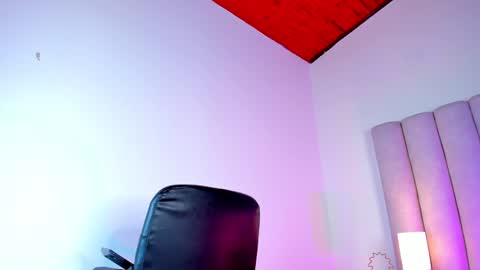 Snapshot of tiana_cinnamon chatting on 31, 12, 2024 TIANA online show from 31, 12, 2024