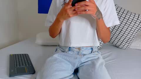 Snapshot of tiana_cinnamon chatting on 12, 9, 2025 TIANA online show from 12, 9, 2025