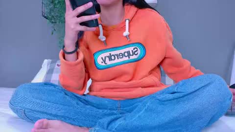 Snapshot of tiana_cinnamon chatting on 18, 9, 2025 TIANA online show from 18, 9, 2025
