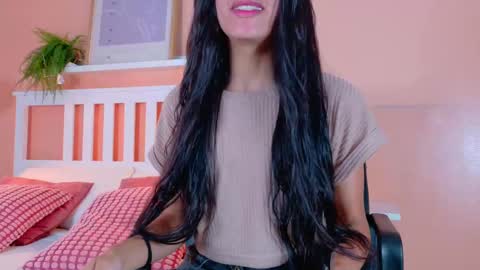 Snapshot of tiana_cinnamon chatting on 23, 9, 2025 TIANA online show from 23, 9, 2025