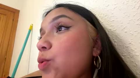Tiana Le online show from 31, 5, 2026