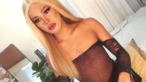 Snapshot of tiara_perezx chatting on 21, 12, 2024 Sam online show from 21, 12, 2024