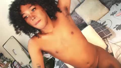 Snapshot of tiara_perezx chatting on 5, 2, 2025 Sam online show from 5, 2, 2025