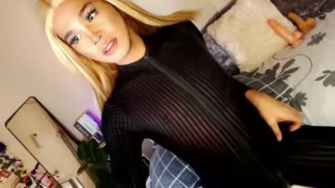 Snapshot of tiara_perezx chatting on 5, 2, 2025 Sam online show from 5, 2, 2025