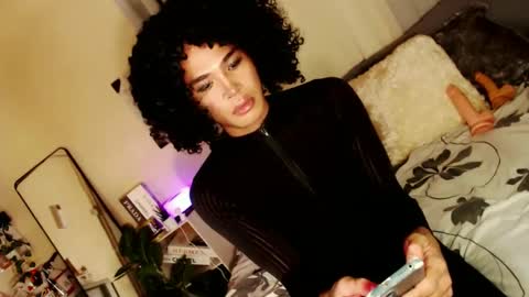 Snapshot of tiara_perezx chatting on 5, 2, 2025 Sam online show from 5, 2, 2025