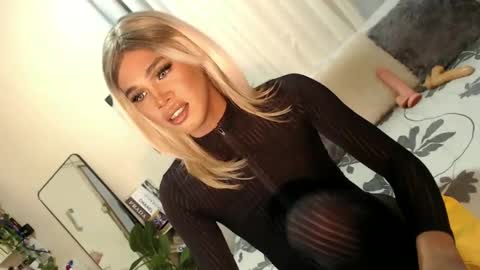 Snapshot of tiara_perezx chatting on 20, 2, 2025 Sam online show from 20, 2, 2025