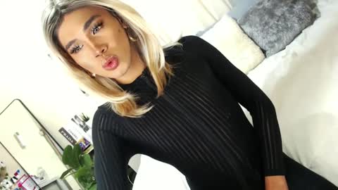 Snapshot of tiara_perezx chatting on 28, 2, 2025 Sam online show from 28, 2, 2025