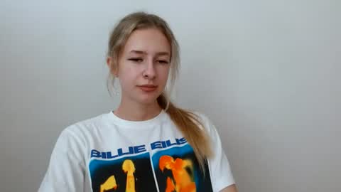 Snapshot of tiarasmile chatting on 1, 7, 2026 Tiara online show from 1, 7, 2026