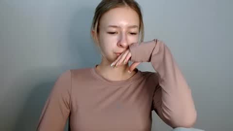 Snapshot of tiarasmile chatting on 13, 7, 2026 Tiara online show from 13, 7, 2026