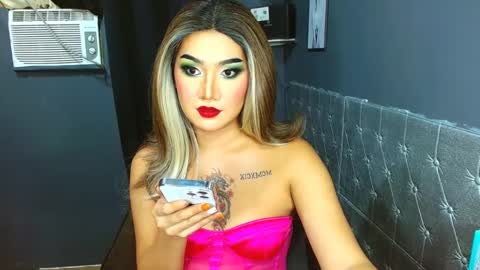 tiarrafoxs online show from 5, 3, 2025