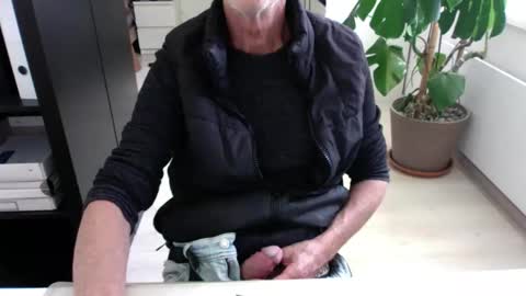 Snapshot of tiburzio chatting on 13, 10, 2025 tiburzio online show from 13, 10, 2025