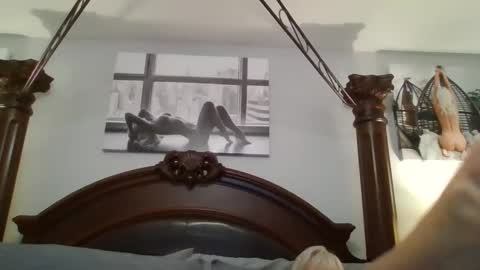 ticklemepink696969 online show from 3, 12, 2024