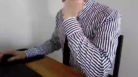 Snapshot of tieboy1991 chatting on 6, 1, 2026 tieboy1991 online show from 6, 1, 2026