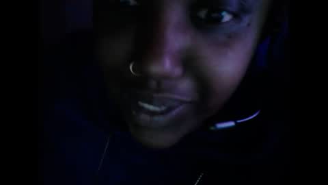 Snapshot of tierrahenri chatting on 21, 11, 2025 Tierra Henri online show from 21, 11, 2025