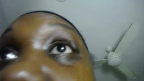 Snapshot of tierrahenri chatting on 13, 12, 2025 Tierra Henri online show from 13, 12, 2025