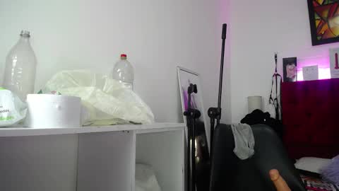 Tifanny Nails  online show from 9, 9, 2025