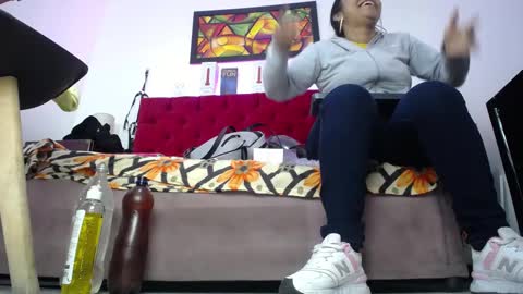 Tifanny Nails  online show from 10, 9, 2025