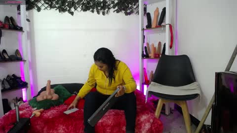 Tifanny Nails  online show from 4, 4, 2026