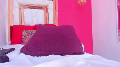 Karolina online show from 2, 3, 2025