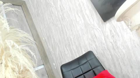 Snapshot of tiff_valentine chatting on 8, 2, 2025 Tiffany online show from 8, 2, 2025