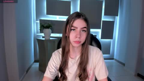 Tiffanny Sins online show from 8, 11, 2025