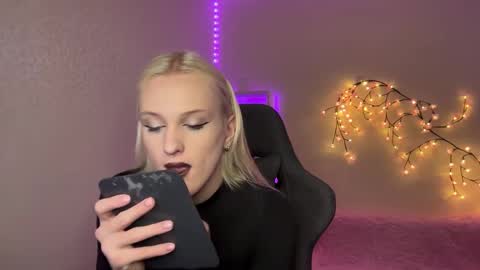 Amira online show from 21, 11, 2025