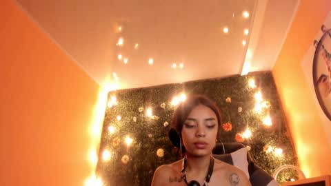 Snapshot of tiffany_sander chatting on 15, 12, 2024 tiffany_sander online show from 15, 12, 2024