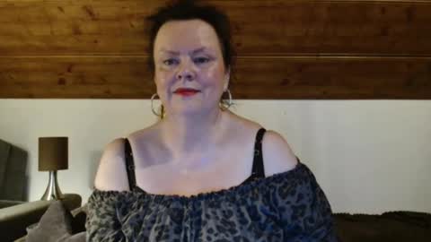 TiffanyMature online show from 23, 11, 2025