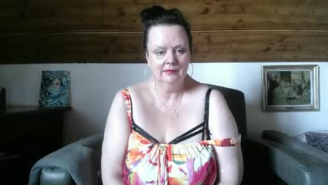 TiffanyMature online show from 9, 5, 2026