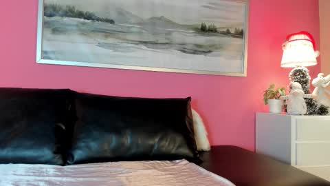 Stefany Suarez online show from 17, 12, 2025