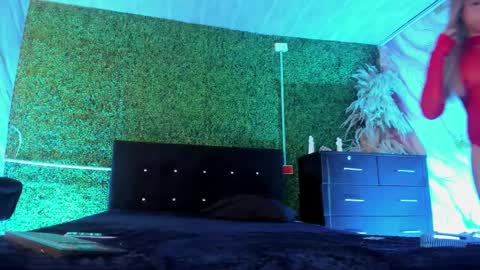 tiffanyy_deluxe online show from 23, 2, 2026