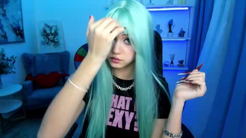 tiffanyyoun online show from 25, 3, 2026