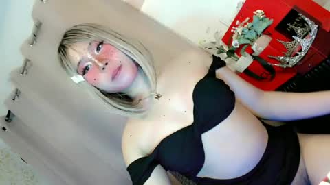 tight_elliana online show from 25, 6, 2026