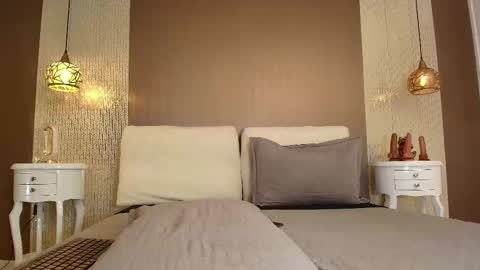 T I F F A N Y online show from 9, 10, 2025