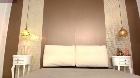 T I F F A N Y online show from 10, 11, 2025