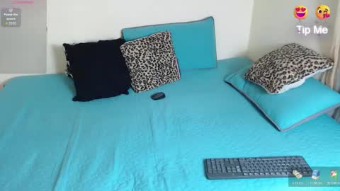 Snapshot of tim_and_sam chatting on 7, 11, 2025 Timothy and Santy online show from 7, 11, 2025