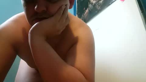 Snapshot of timidguy44 chatting on 25, 10, 2025 Shaved and Nude online show from 25, 10, 2025
