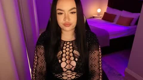 hi im curvy babyface girlie Tina online show from 27, 2, 2026