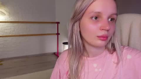 tinasiner online show from 15, 9, 2025