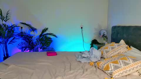 tinasiner online show from 3, 3, 2026